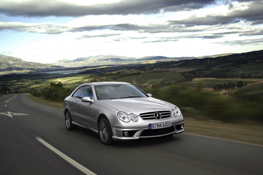  Mercedes-Benz CLK63 AMG 2007 года  (фото 10 из 20)